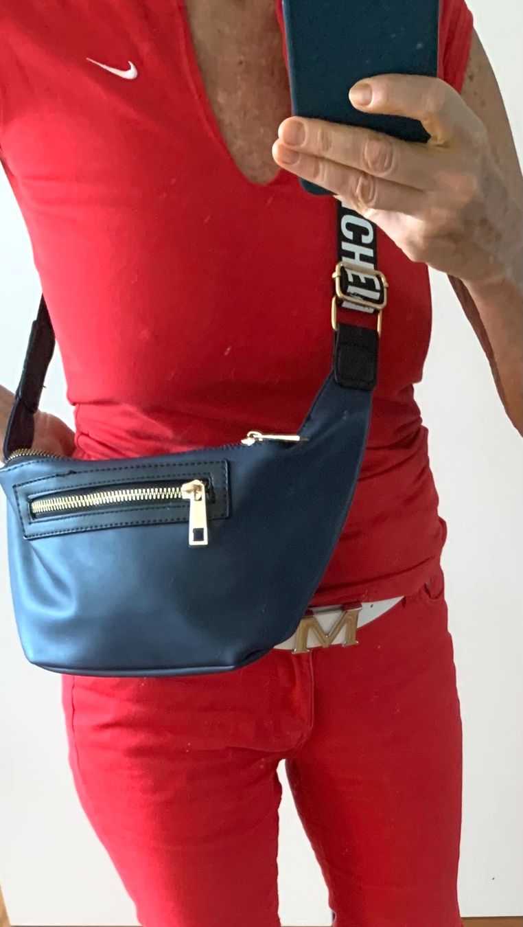 Borse da donna: BAUCHTASCHE, UMHÄNGETASCHE BLAU – Nuovo e nell'imballaggio originale da Adliswil venduto da Jessik0