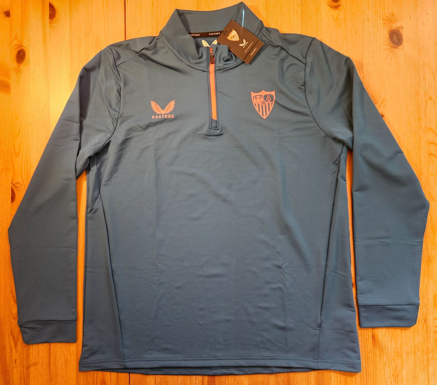 Canottiere & Pantaloni: FC Sevilla Trainingsoberteil Castore NEU L Spanien – Nuovo (secondo la descrizione) da Hägglingen venduto da United-Village-Trade