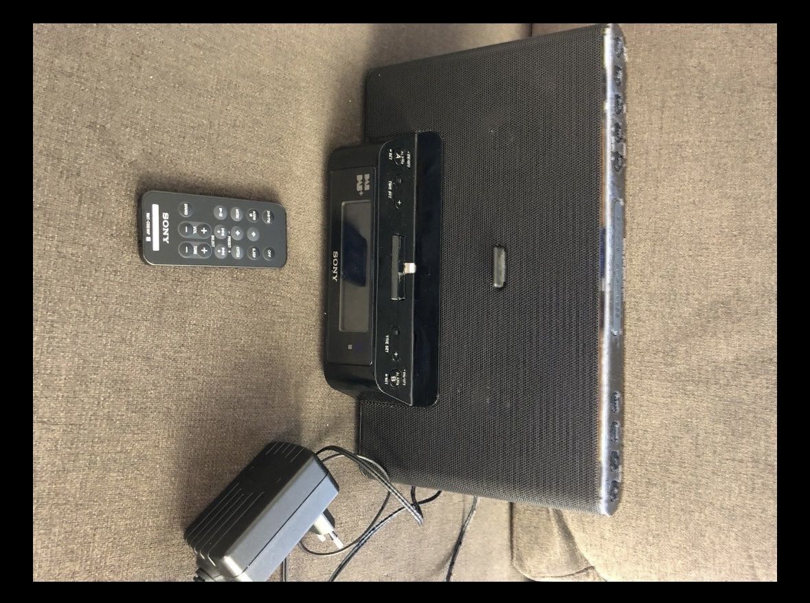 Docking station: DAB Radio Sony mit Dockingstation – Usato da Buttikon SZ venduto da alf_g6sd 1