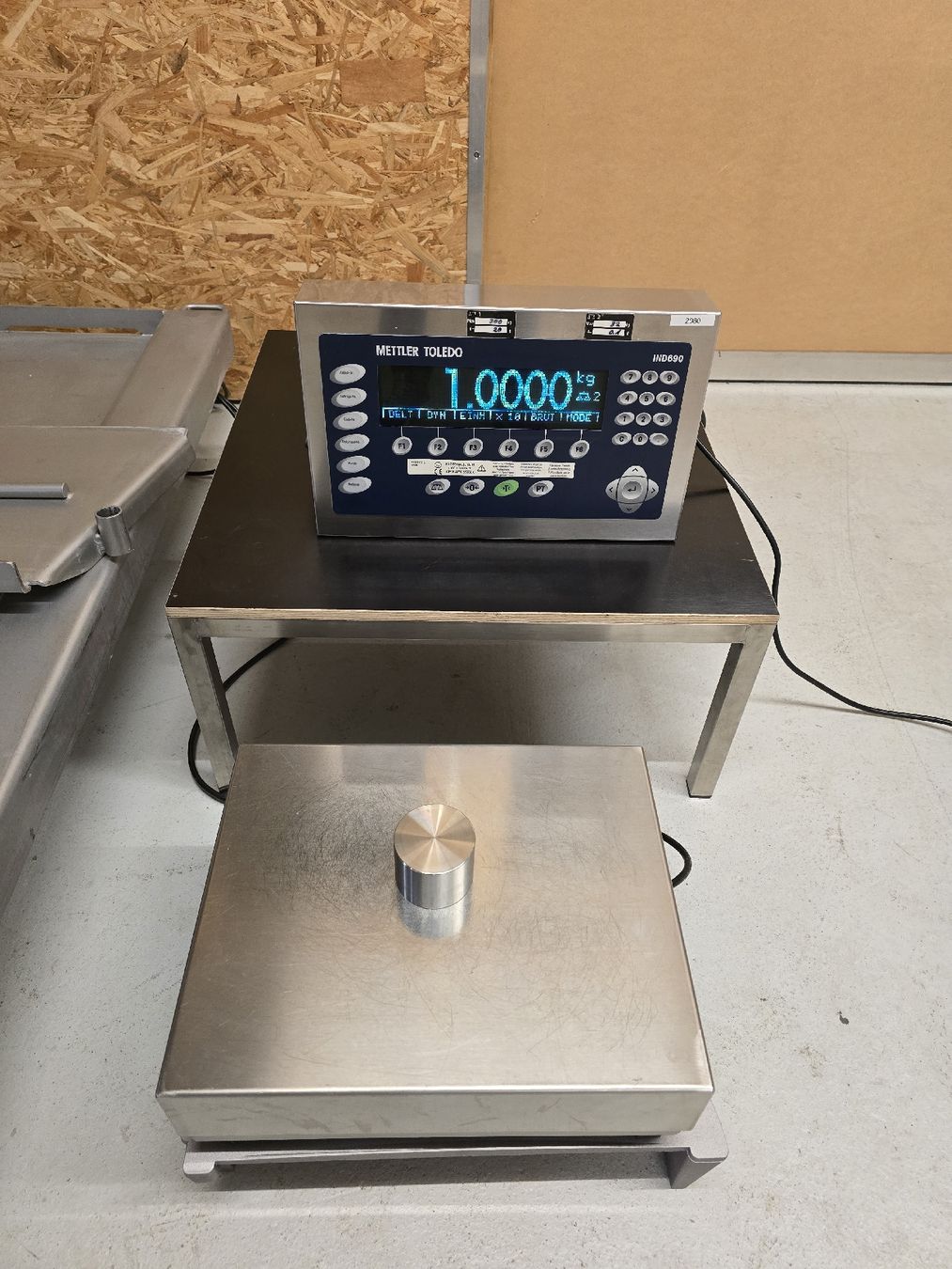 mettler-toledo-waage-ind560-1500kg-und-32-kg-waage-gebraucht-in