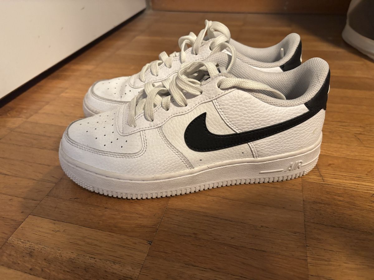 Nike Scarpe da uomo: Nike Air force 1 – Usato da Schwerzenbach venduto da rea_bh9k