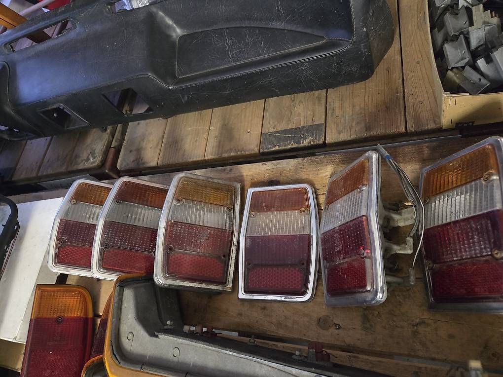 Tutti pezzi di ricambio auto: Ford Taunus Rückleuchten  – Usato da Matzingen venduto da AMY-007 3