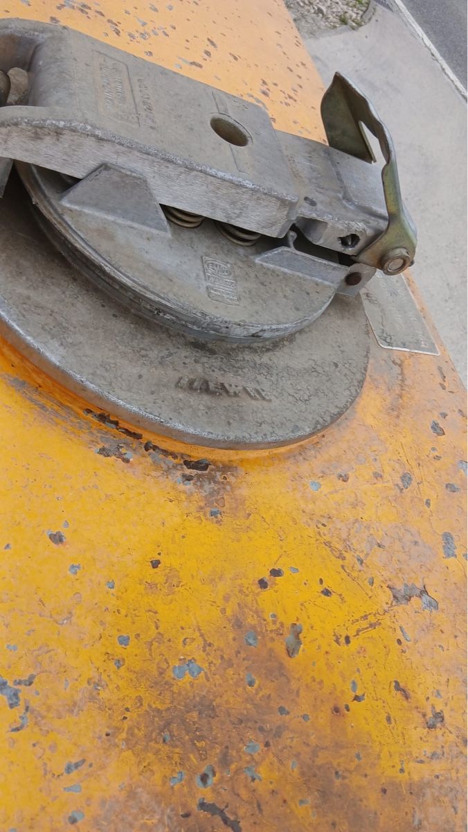 Accessori per altri veicoli: Dieseltank 2000 Liter – Usato da Niederbipp venduto da baggerch 4