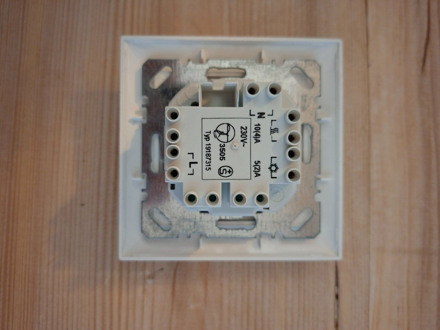 Interruttori: UP Raumthermostat – Usato da Emmenmatt venduto da BitHeater 1