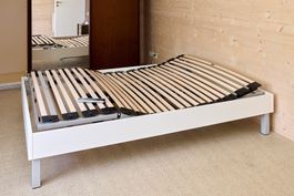 Bettrahmen mit elektrischem Relax Lattenrost
