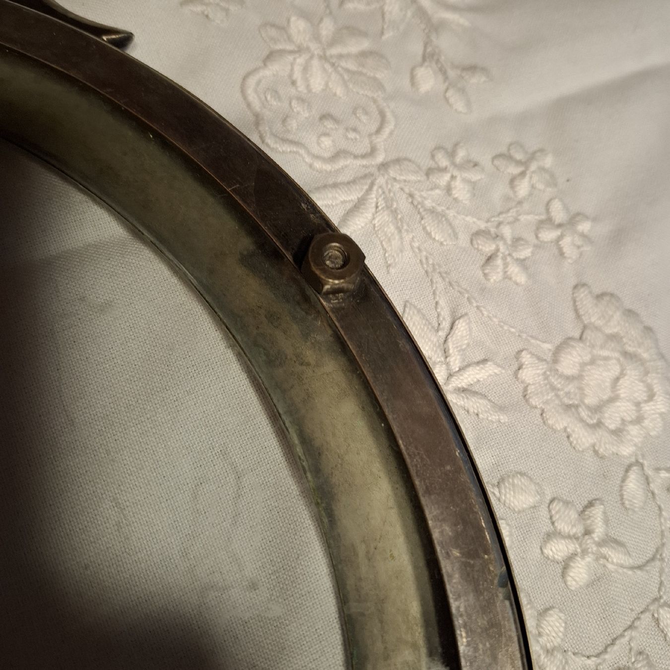 Piatti di portata: Versilberte Servierplatte mit Glasboden ca.28.7cm – Usato da Nürensdorf venduto da DANG3REUX 3