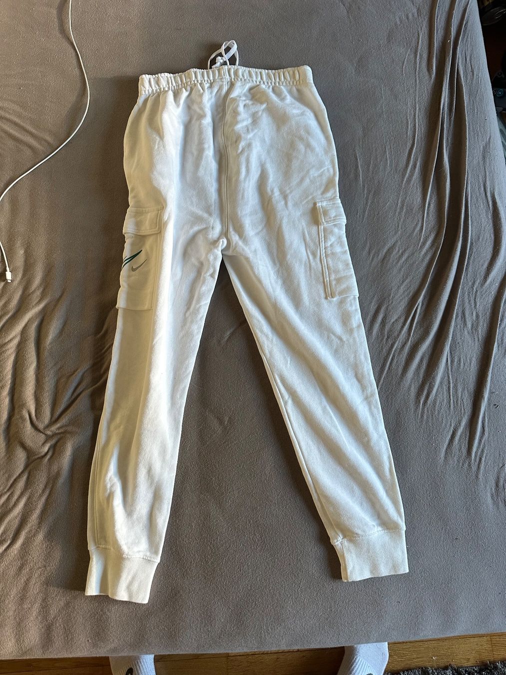 Nike Pantalons: Training NIKE – D'occasion à Lausanne par Tipouze 1