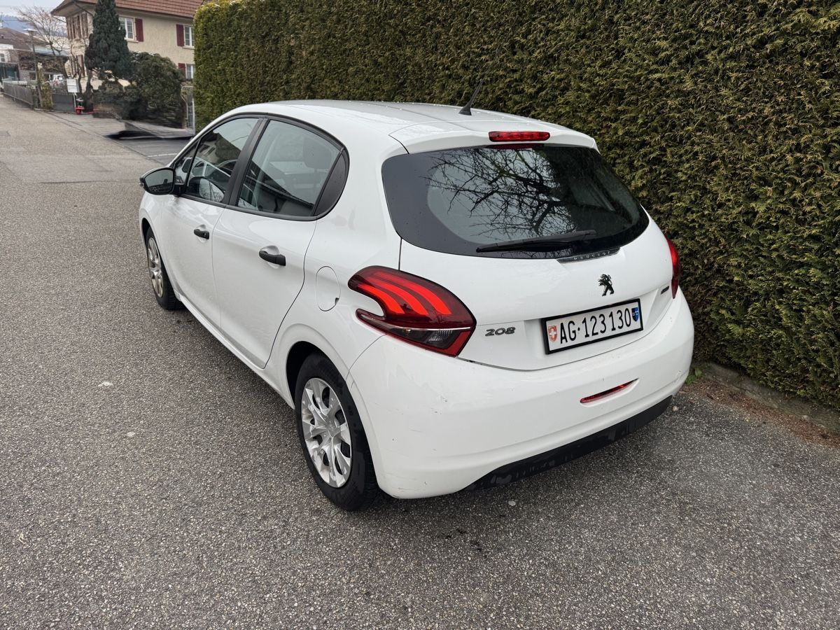Peugeot Automobili: Peugeot 208 1.2 VTi  ab MFK – Usato da Oftringen venduto da A1Rental 3