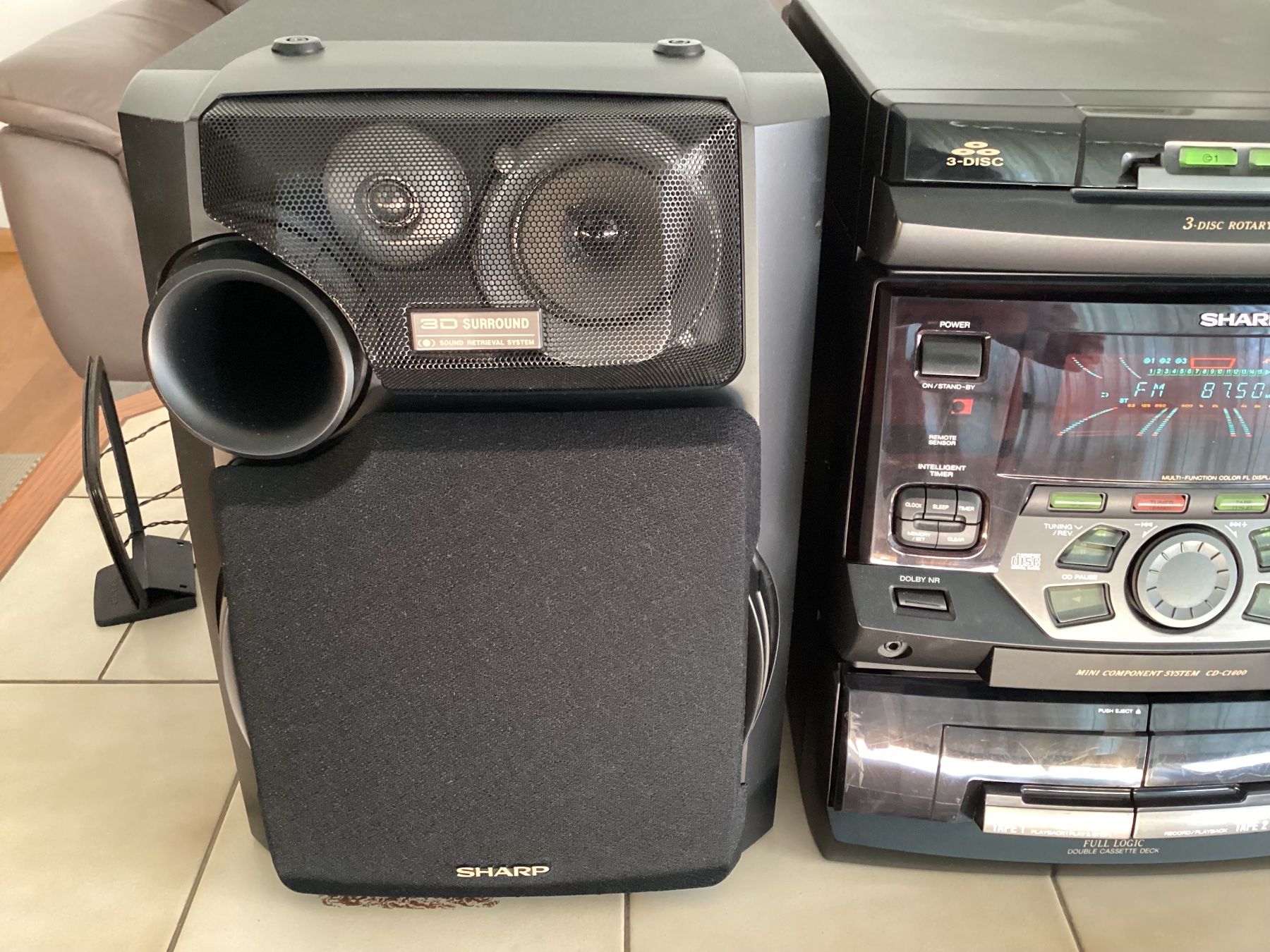 Sharp Lettore multimediale & Streamer: SHARP CD-C1600H Stereoanlage aus den 90ern – Usato da Pratteln venduto da Robdajet 5