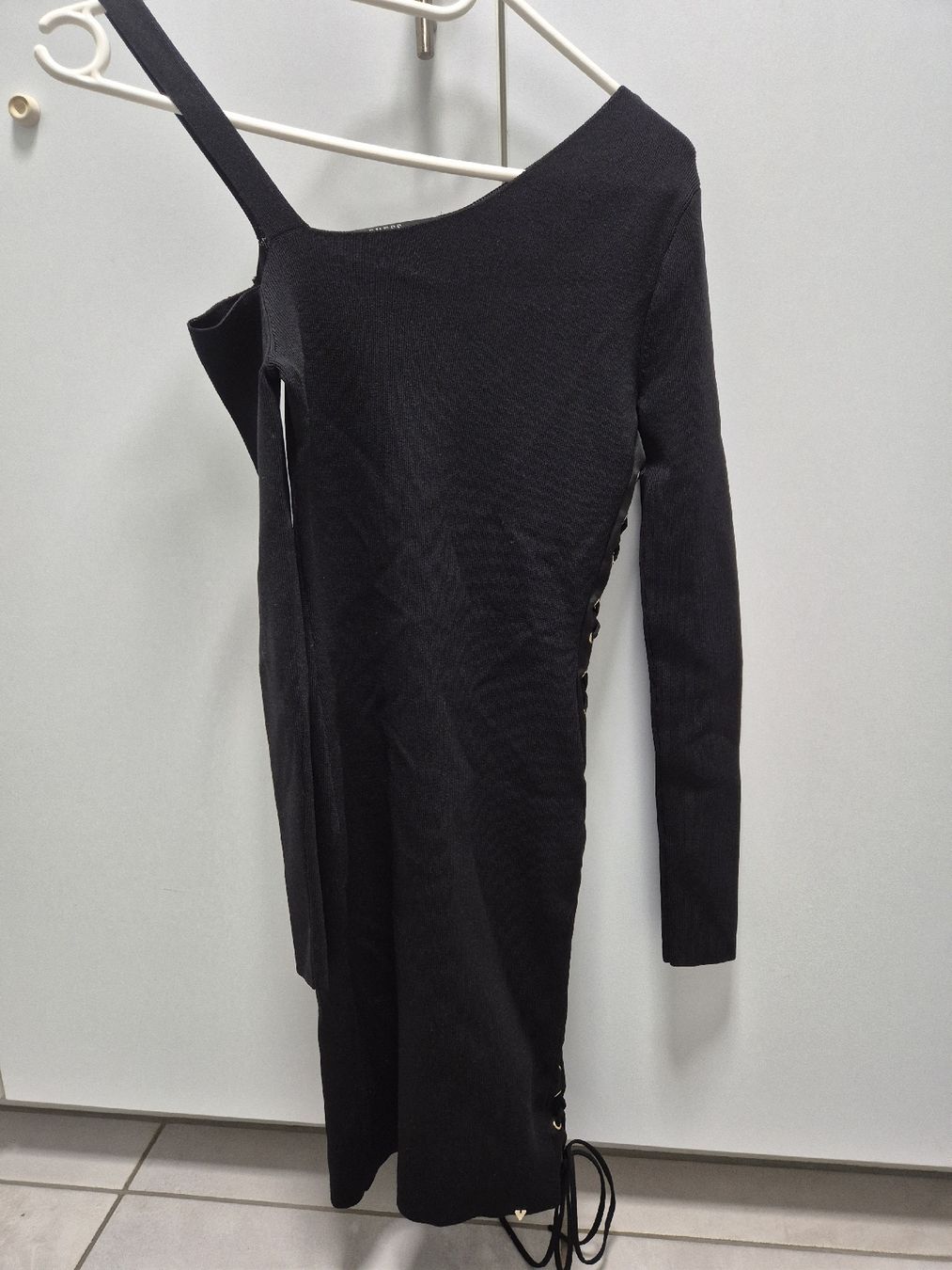 Guess Kleider: GUESS Kleid Gr.XS – Neu (gemäss Beschreibung) aus Volketswil von 2000ra