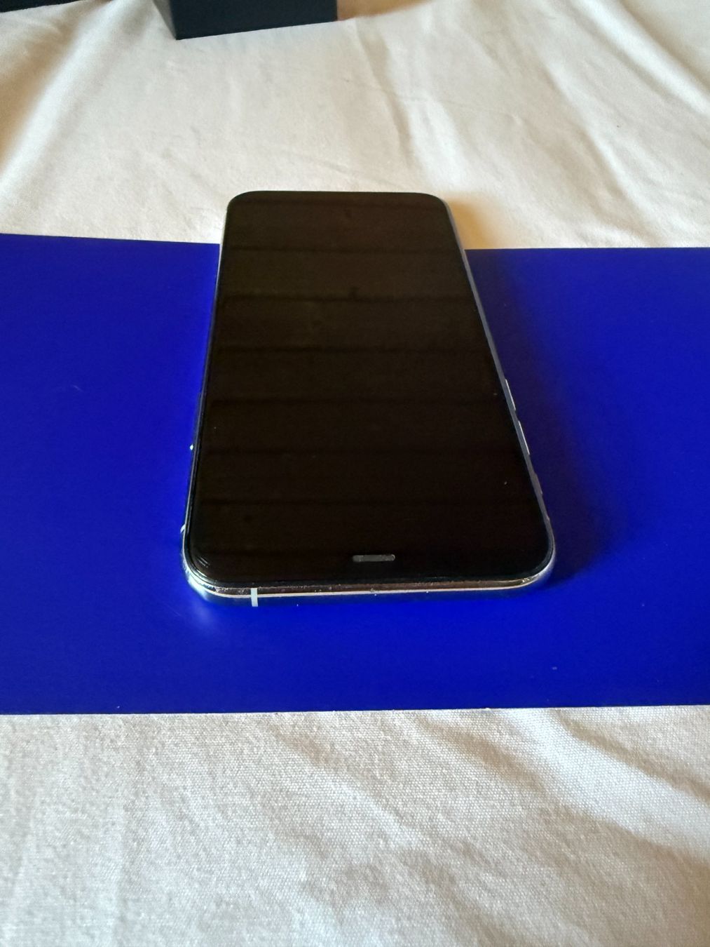 Apple Telefoni cellulari / Smartphones: iPhone 11 Pro Silver 256GB avec accessoires et boîte – Usato da Cudrefin venduto da HIFIFAN 7