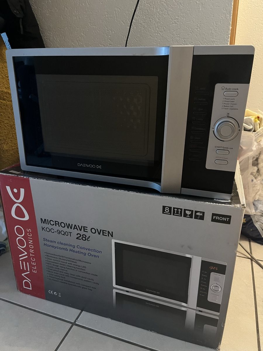 Daewoo Forni: Four à micro-ondes DAEWOO KOC-9Q0T 28L  – Usato da Lausanne venduto da EliseH