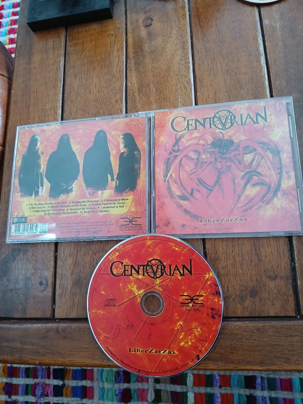 CD: centurian- liber... – Usato da St-Cergue venduto da VeganWarrior