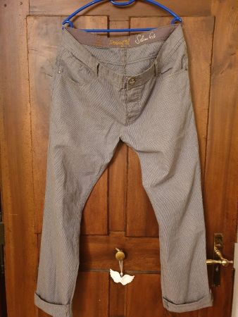 Hose Desigual Gr. 36 slim fit