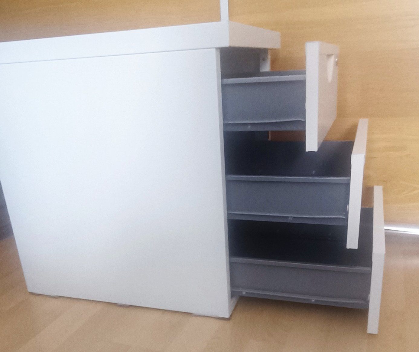 Ikea Korpus: Metall-Rollcontainer mit Schloss, 3 Schubladen – Gebraucht aus Bern von sv-trade 7