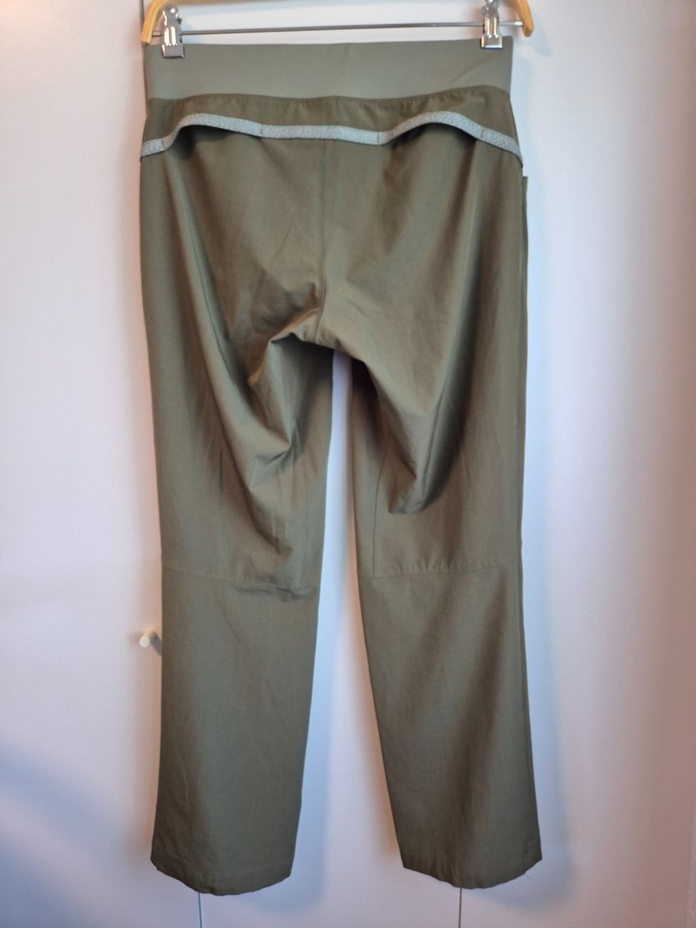 Millet Pantaloni: MILLET   damen   hose   olive    Grösse 38 – Usato da Niederweningen venduto da Obson 3