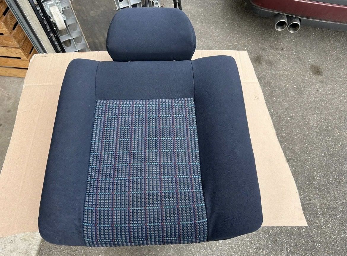 Volkswagen Tutti pezzi di ricambio auto: Sièges / banquette VW vento – Usato da Muraz (Collombey) venduto da Wolfdog1978 7