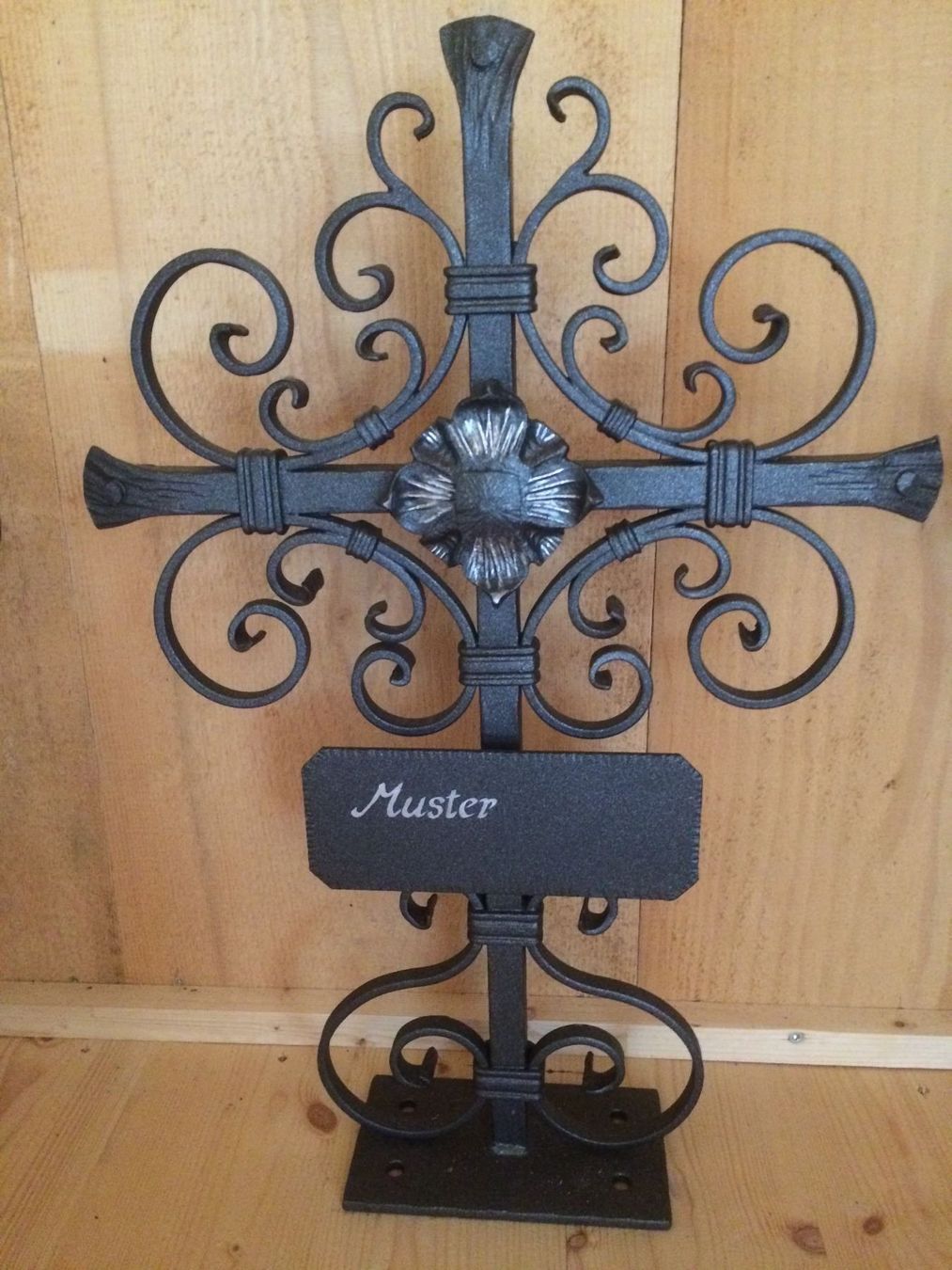 Skulpturen & Statuen: Grabkreuz in Schmiedeisen – Neu (gemäss Beschreibung) aus Goldingen von Gugoki