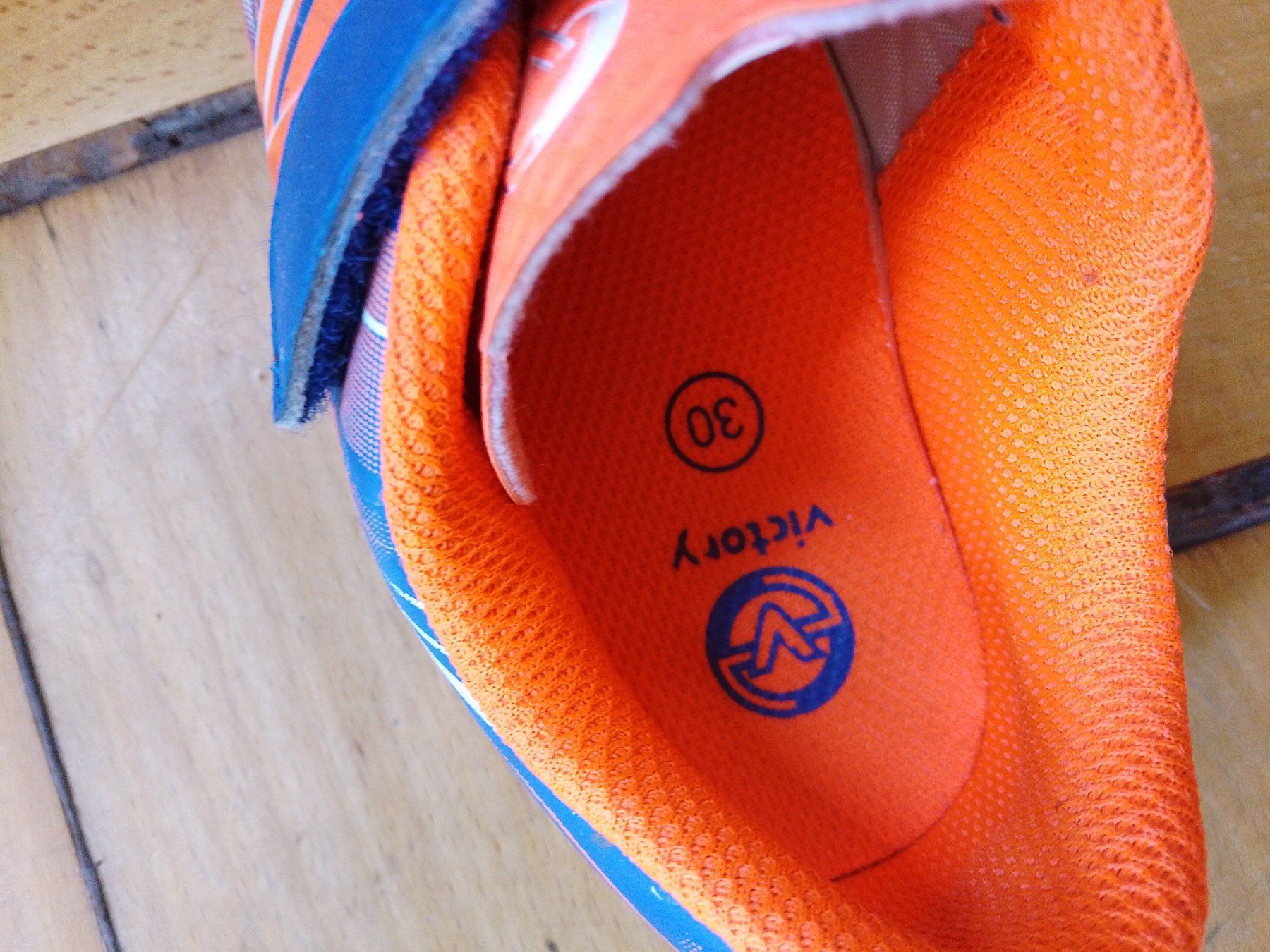 Scarpe per ragazzi: Chaussures de foot taille 30 – Usato da Fribourg venduto da mar_z757 2