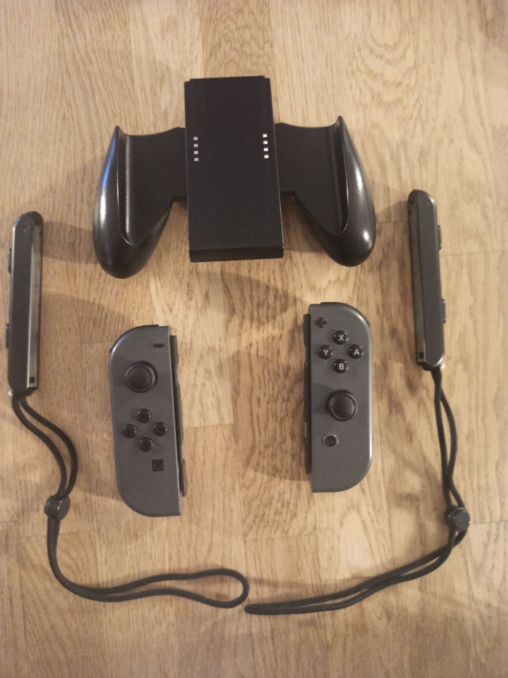 Nintendo Controller: Original Nintendo Switch Joy-Con Set (Grau) mit PowerA Grip – Gebraucht aus Oberweningen von mar_87mx 1