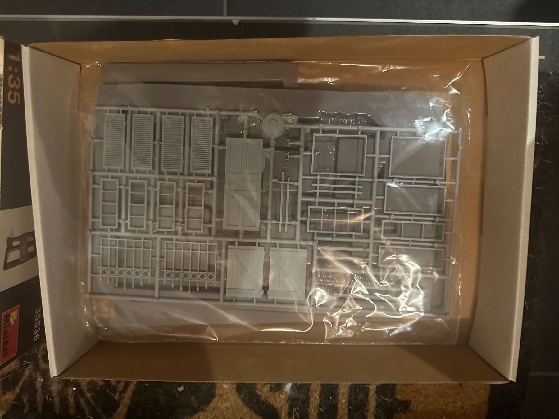 Kit di modellismo & Modellini statici: MiniArt 35536 Ruined building 1:35 – Nuovo e nell'imballaggio originale da Bossonnens venduto da Le_mir 2