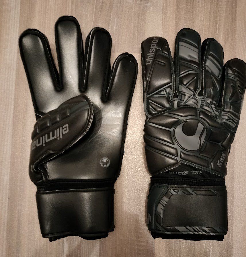 Sonstige Accessoires für Herren: Uhlsport Torwarthandschuhe Gr. 8.5, statt Fr. 105.-- – Neu und originalverpackt aus Oftringen von Sportivo.Schweiz 1