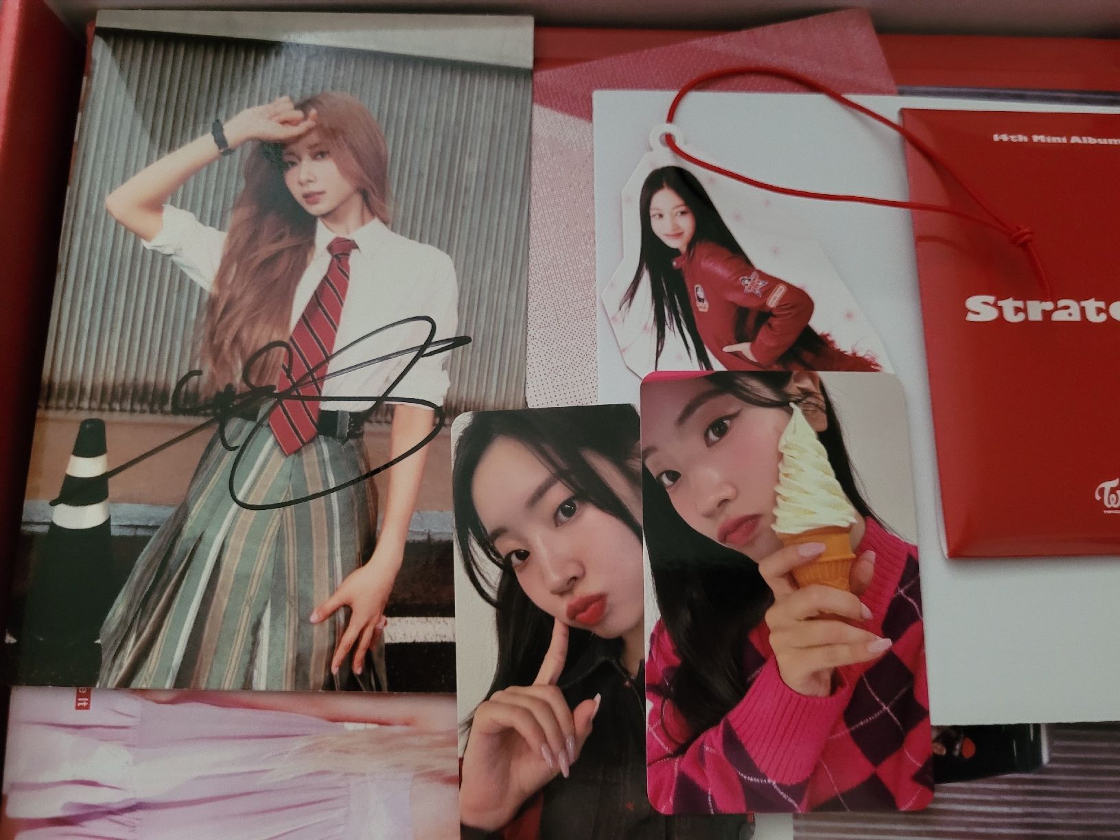 CD: Twice Strategy Tzuyu signed Album – Nuovo (secondo la descrizione) da Zürich venduto da vic_w2tl