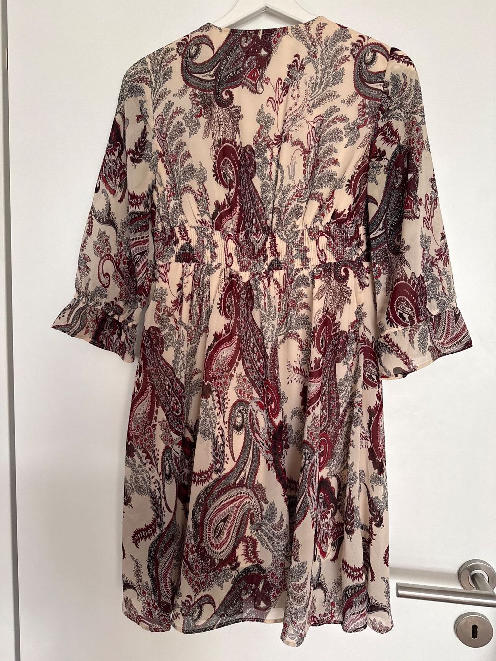 Vero Moda Kleider: Gemustertes Kleid von Vero Moda Gr.XS – Gebraucht aus Schönenwerd von d.chiara 3