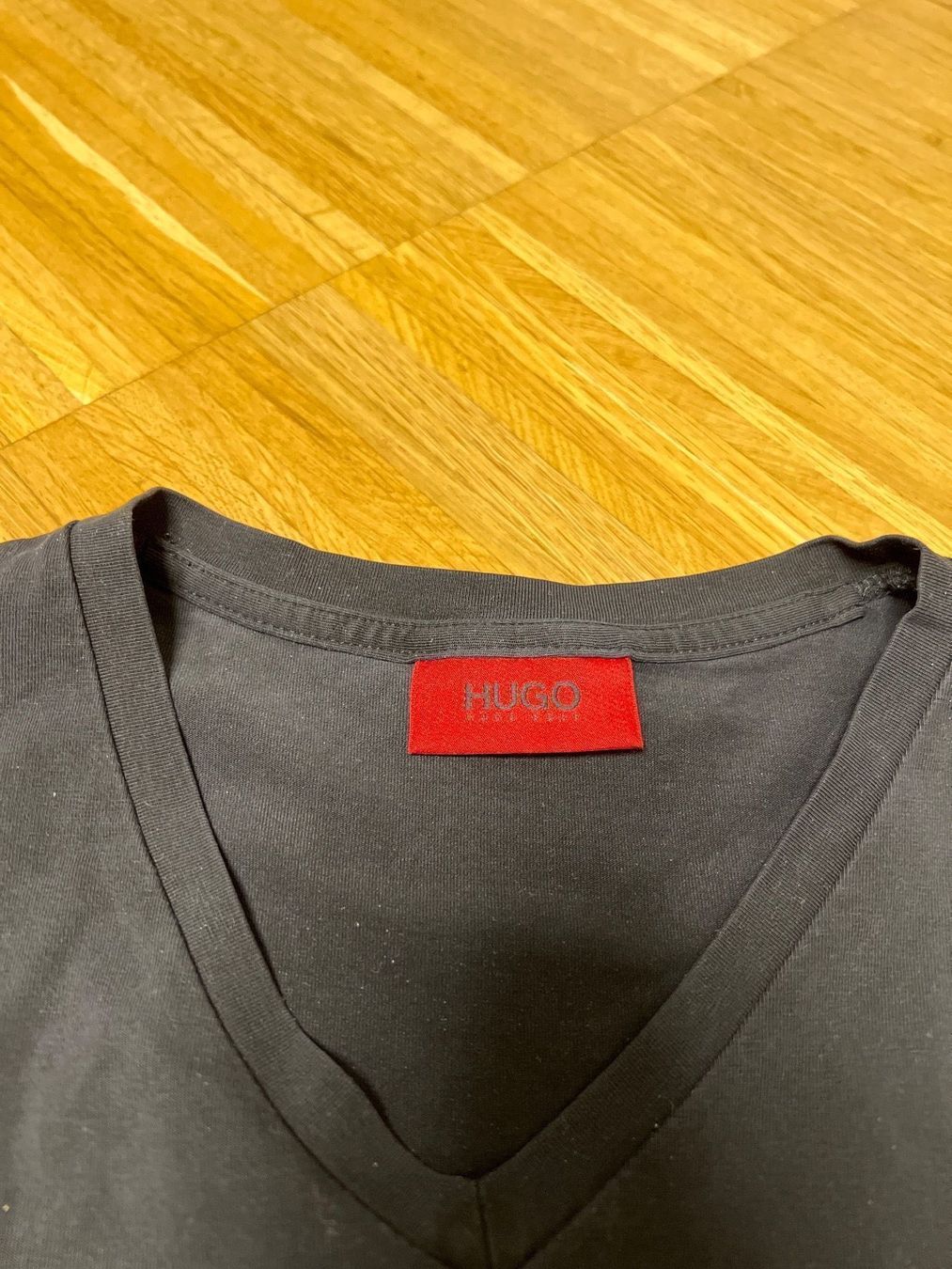 Hugo Boss T-shirt: Hugo Boss Herren – Usato da Menzingen venduto da Dali2504 1
