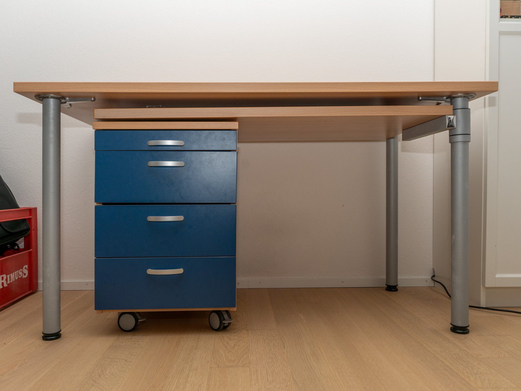 Pfister Scrivanie: Schreibtisch L-Form mit Rollcontainer Buche Optik – Usato da Schaffhausen venduto da Dryzeh 2