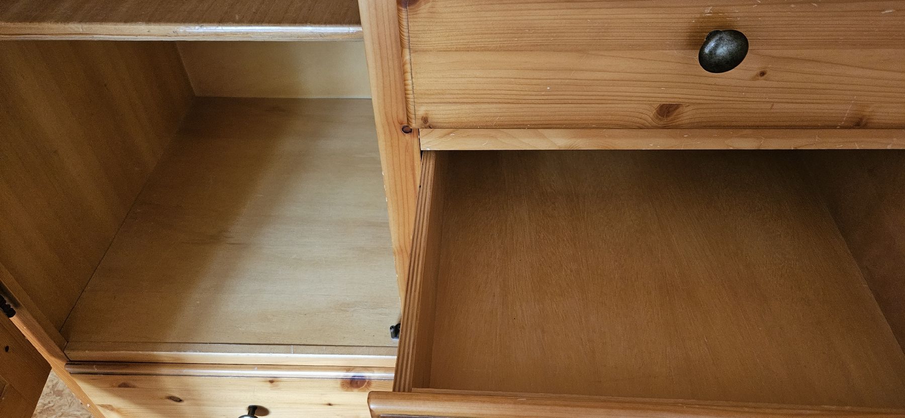 Armadi: Holzschrank mit Spiegel  – Usato da Kefikon TG venduto da pelikan18 3