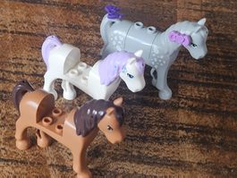 lego figurine lot de 3 chevaux