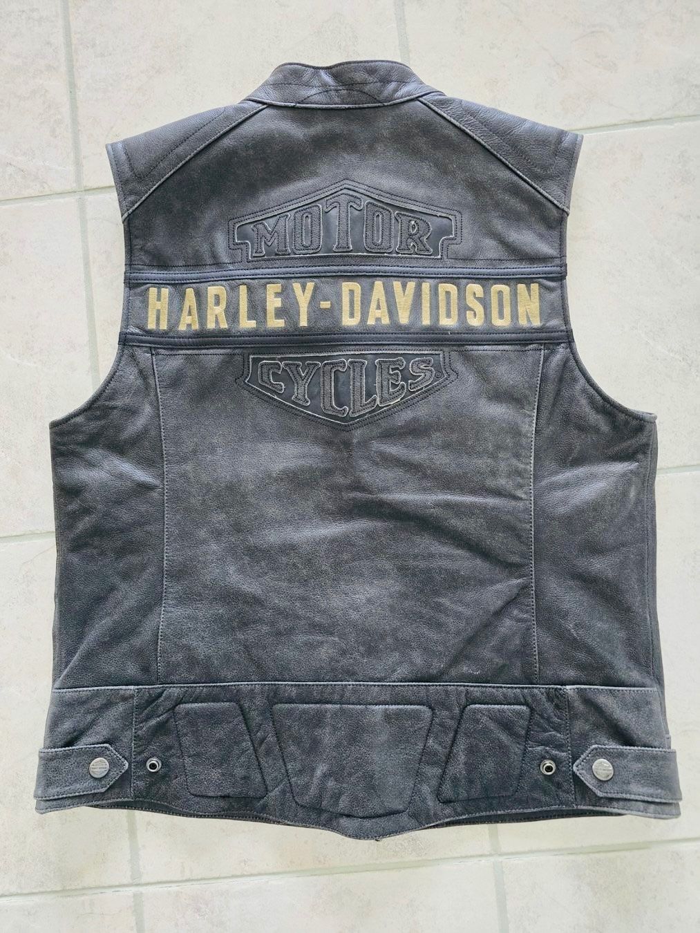 Harley-Davidson Gilet & Giacche: Harley-Davidson Lederweste Herren Grösse L neu – Usato da Emmenbrücke venduto da Tomssen 2