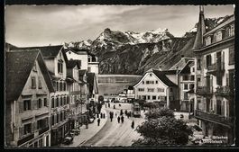 Brunnen, Ortsansicht mit Strassenbahn, G