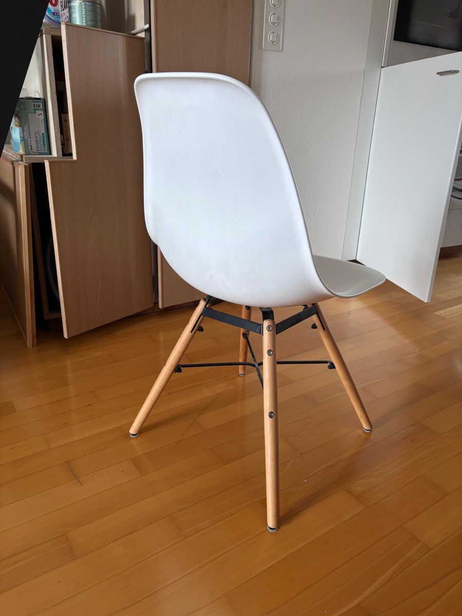 Chaises: 4 Stühle – D'occasion à Solothurn par skillsine 1