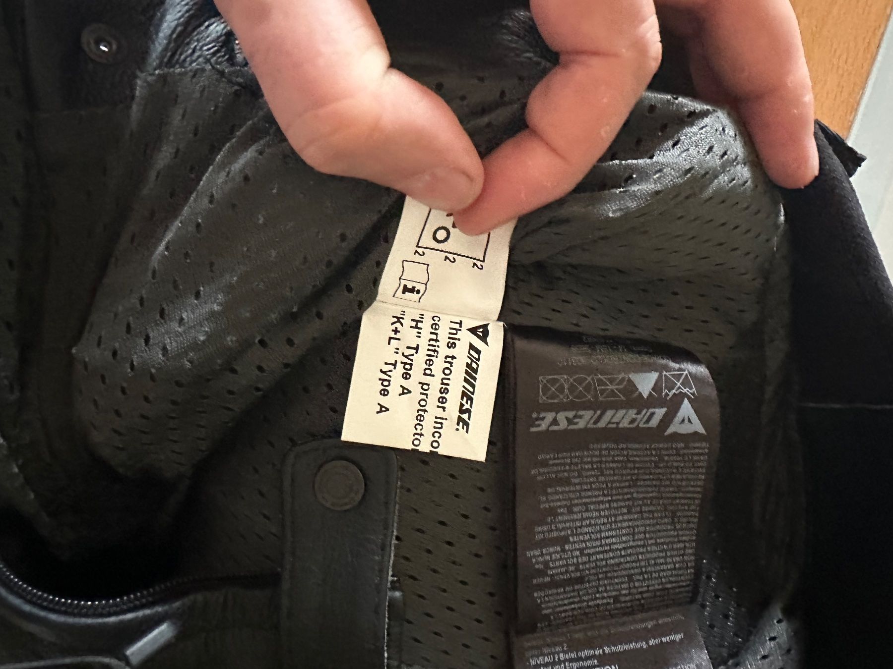 Dainese Hosen: Dainese Delta Pro Evo C2 Leder-Motorradhose Gr. 52 – Neu (gemäss Beschreibung) aus Büren SO von md626700 5