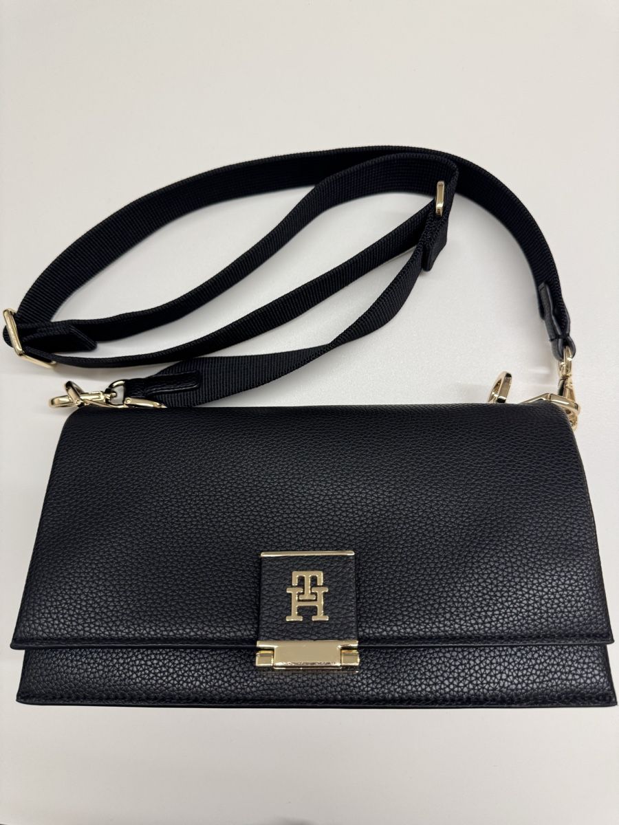 Tommy Hilfiger Borse da donna: Tommy hilfiger crossbody tasche – Nuovo (secondo la descrizione) da Sierre venduto da jen_w8vt