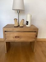 2 Stück Massivholz Nachtische mit Schublade