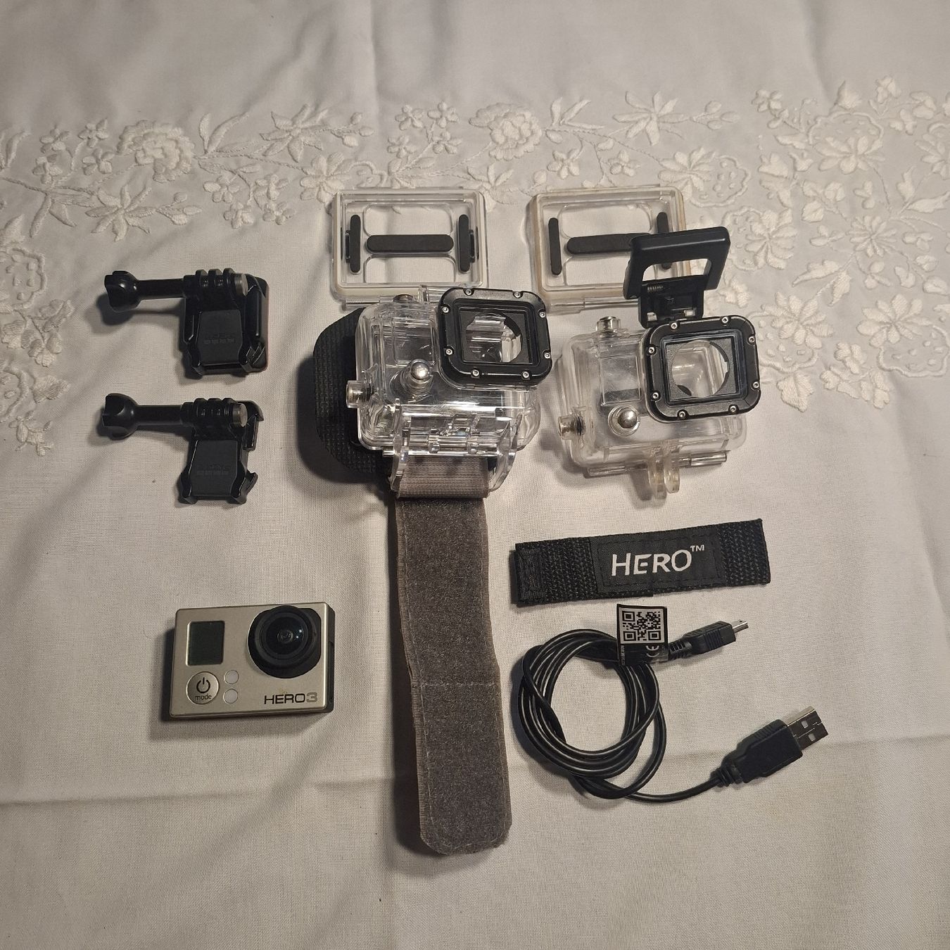 Gopro Action Cam: Go Pro 3 mit Zubehör – D'occasion à Nürensdorf par DANG3REUX