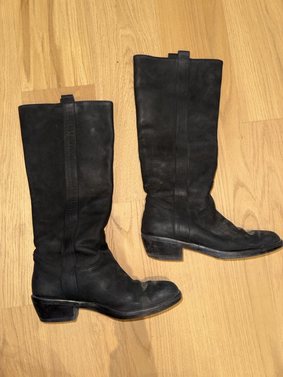 Chaussures femmes: Black Suede Boots – D'occasion à Zürich par VittoDS