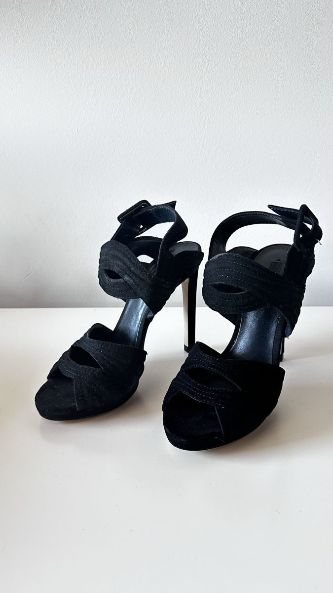 Zara Chaussures femmes: Pumps Zara Basic schwarz Gr. 36 – Neuf (Voir description) à Bern par WiederWert