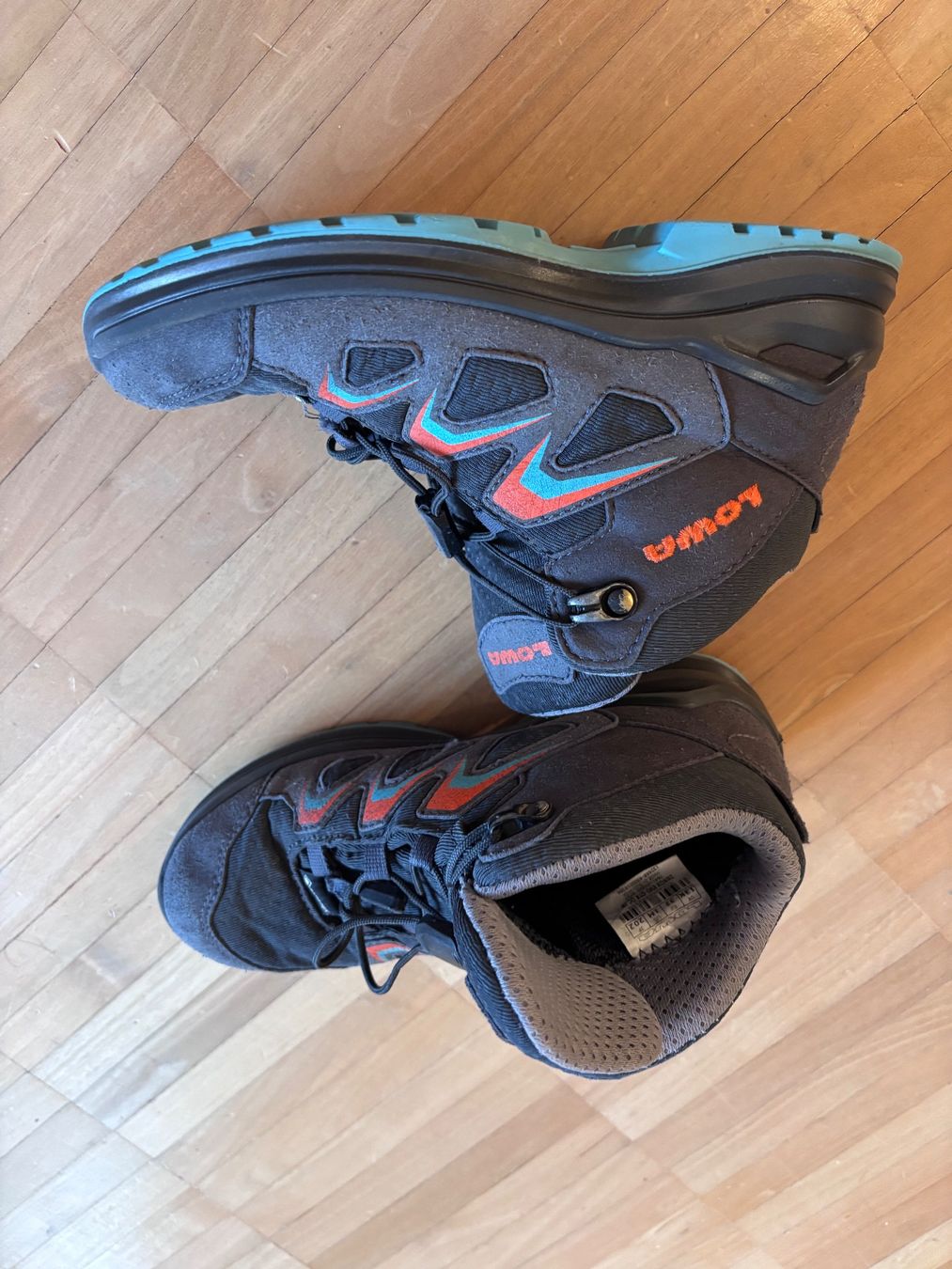 Lowa Chaussures garçon: Lowa Trekkingschuhe, Grösse 32 – D'occasion à Zürich par mhug1 1