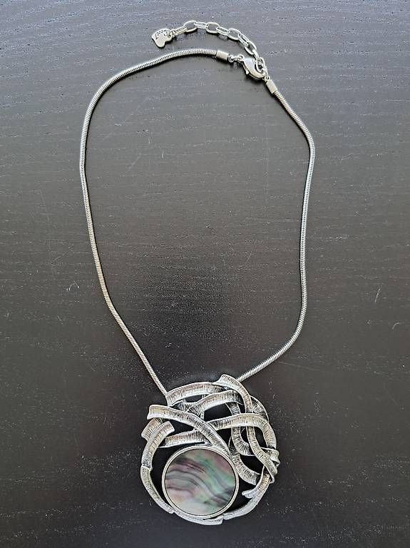 Catenine: Modeschmuck Halskette mit Perlmutt-Einlage Länge: 40 cm – Usato da Rothrist venduto da sal_k6ss