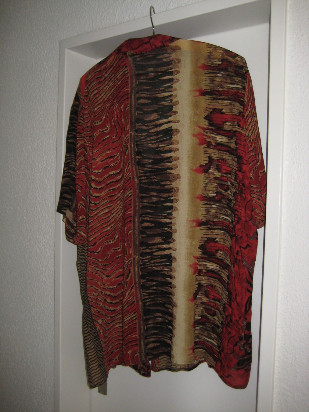Camicette: Kurzarm Bluse schwarz/beige/ rot Grösse 48 – Usato da Dietlikon venduto da kue_6cd5 1
