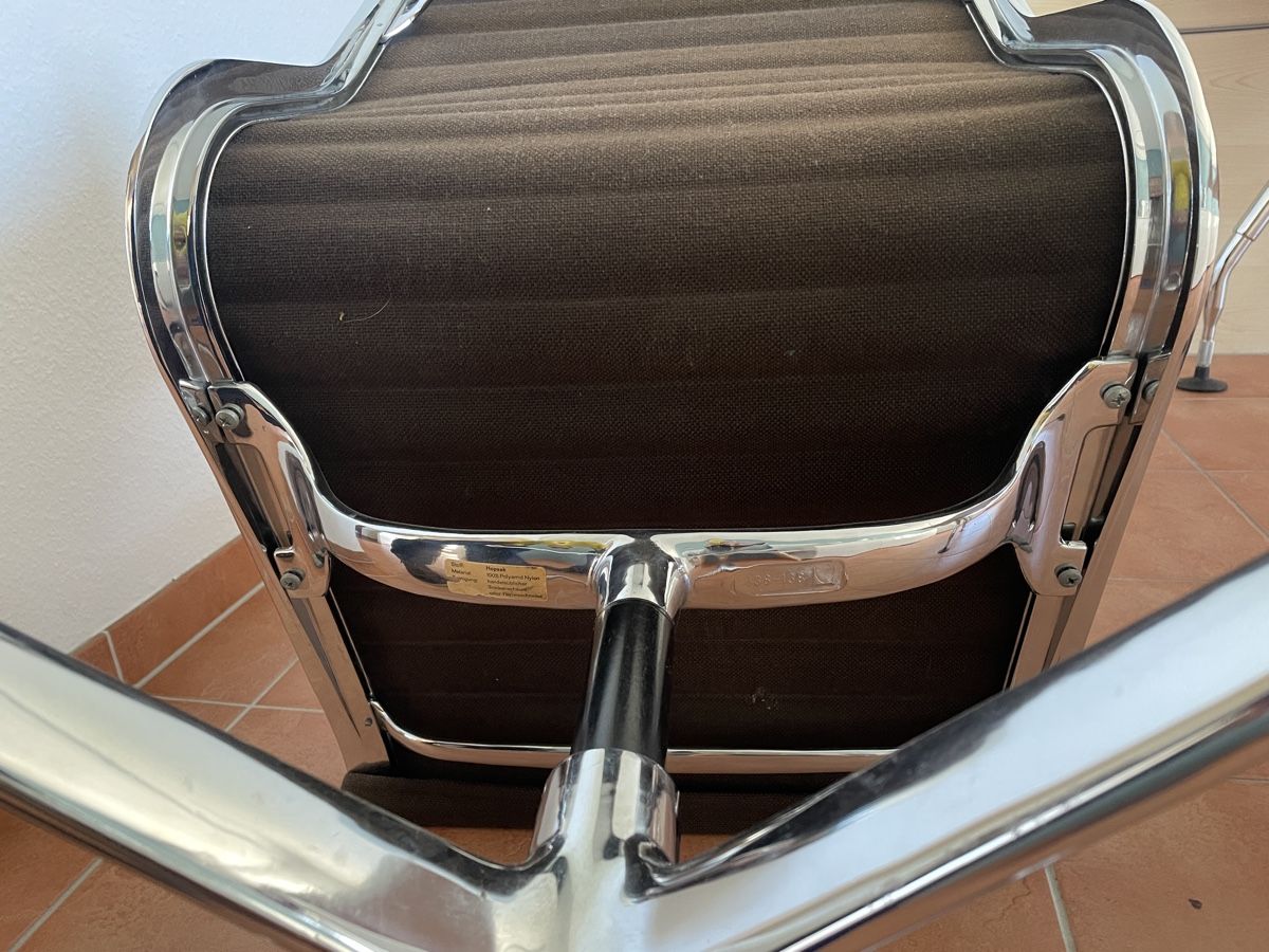 Vitra Stühle: Vitra EA 108 Lounge Stuhl, HopSak Stoffbezug – Gebraucht aus Gelterkinden von highfligh 3