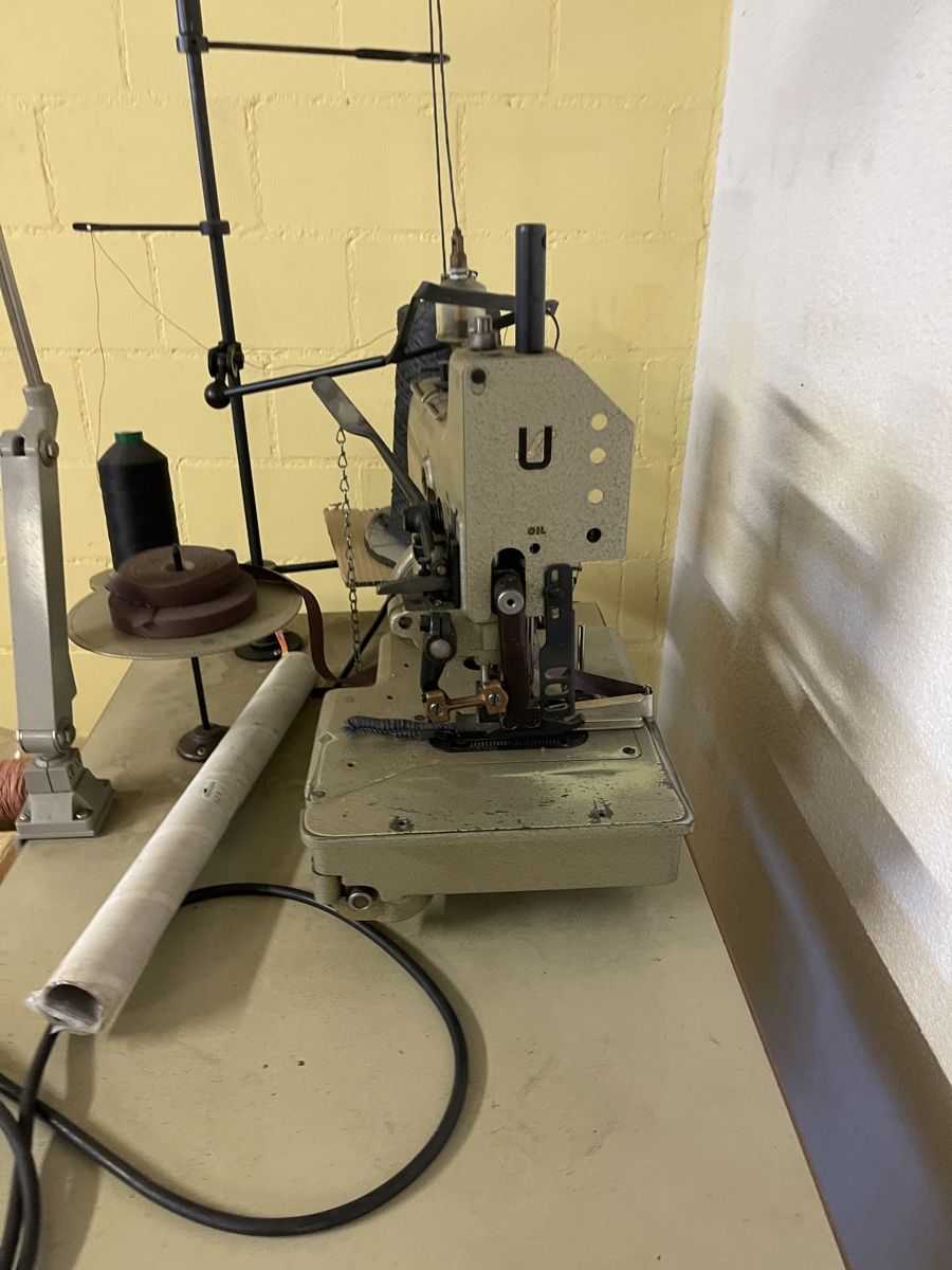 Machines à coudre: Union Special Teppichnaehmaschine – D'occasion à Stallikon par Xilef89 4