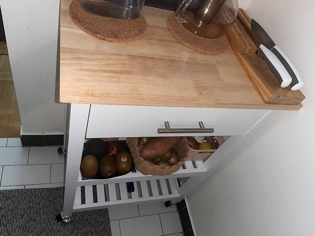 Korpus: Kitchen cart in very good conditions – Gebraucht aus Genève von Luisa_Oliv 1