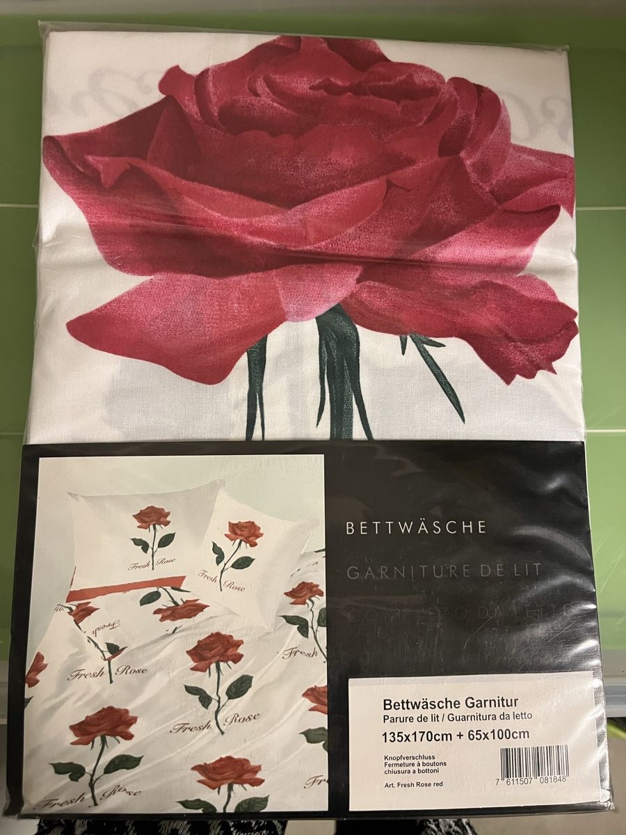 Bettwäsche: NEU! Bettwäsche "Fresh Rose Red" 135x170cm – Neu und originalverpackt aus Basel von JJ.Elena 1