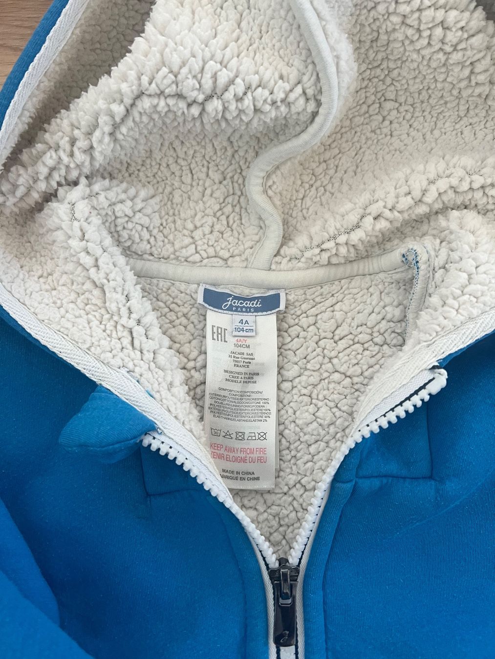 Vestes & Manteaux: Jacardi jacket, 4 years old, very good condition – D'occasion à Arzier Le Muids par oma_w5bq 1