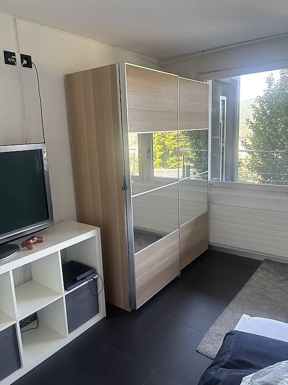 Lits: Schlafzimmer zu verkaufen  – D'occasion à Liestal par rem_lg9l 1